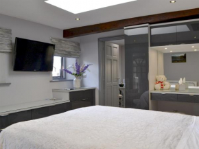 The Milking Parlour - Uk30866